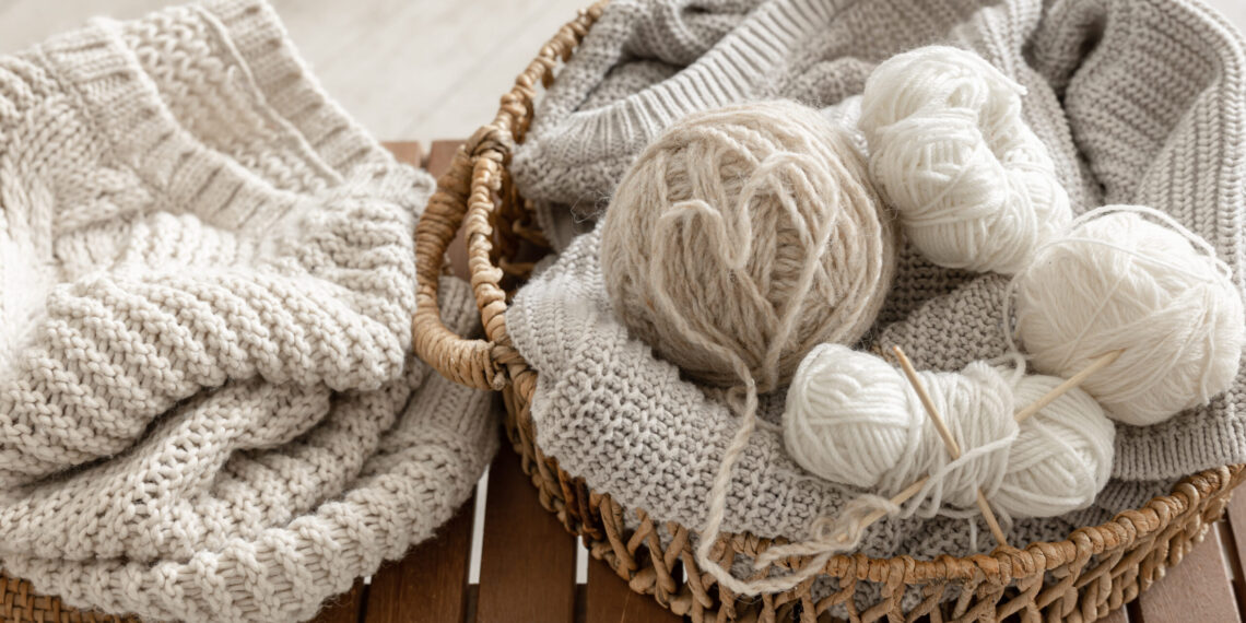 أدوات الكروشيه الأساسية التي تحتاجينها لبدء العمل في مجال الكروشيه