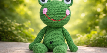 باترون دمية ضفدع كروشيه